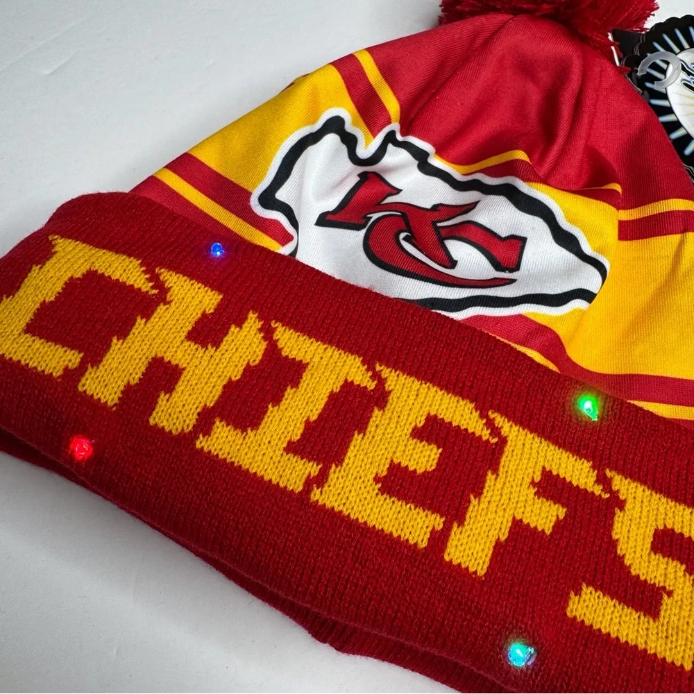 Kansas City Chiefs NFL Unisex Men Women LED Light Up Cuffed Pom-Pom Hat Beanie